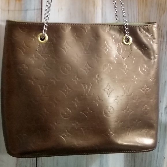 Louis Vuitton Handbags - 💯%Auth Louis Vuitton Houston Tote Vernis Leather